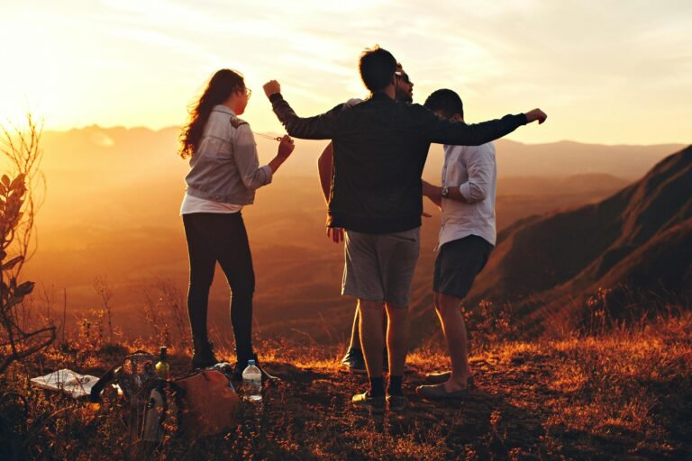 6 Heartwarming Friendship Quotes in Urdu for your Best Friend